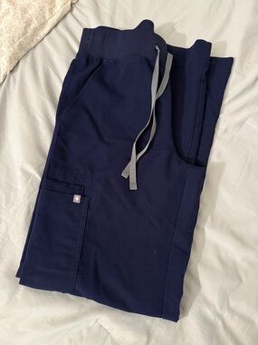 FIGS Isabel wide leg Navy scrub pants - Small Tall